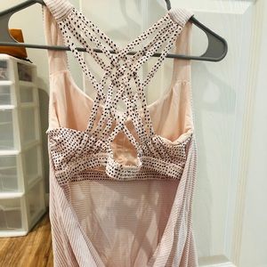 Lulelemon free to be wild tank